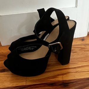 MOSSIMO PLATFORM HEELS